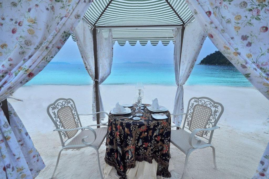 Sari Pacifica Resort & Spa, Lang Tengah Exterior photo